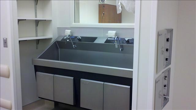 A scrub sink